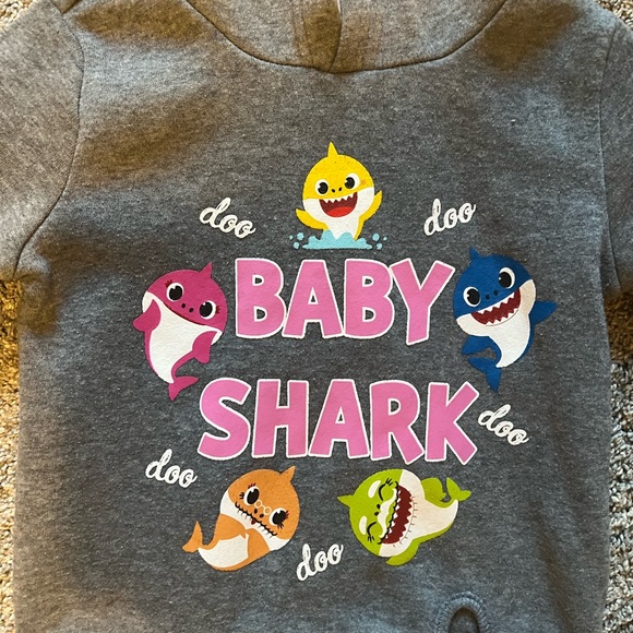 Doo! doo! doo! Like New Baby Shark Hoodie - 3T Cuteness! 🦈👧 - Picture 5 of 10